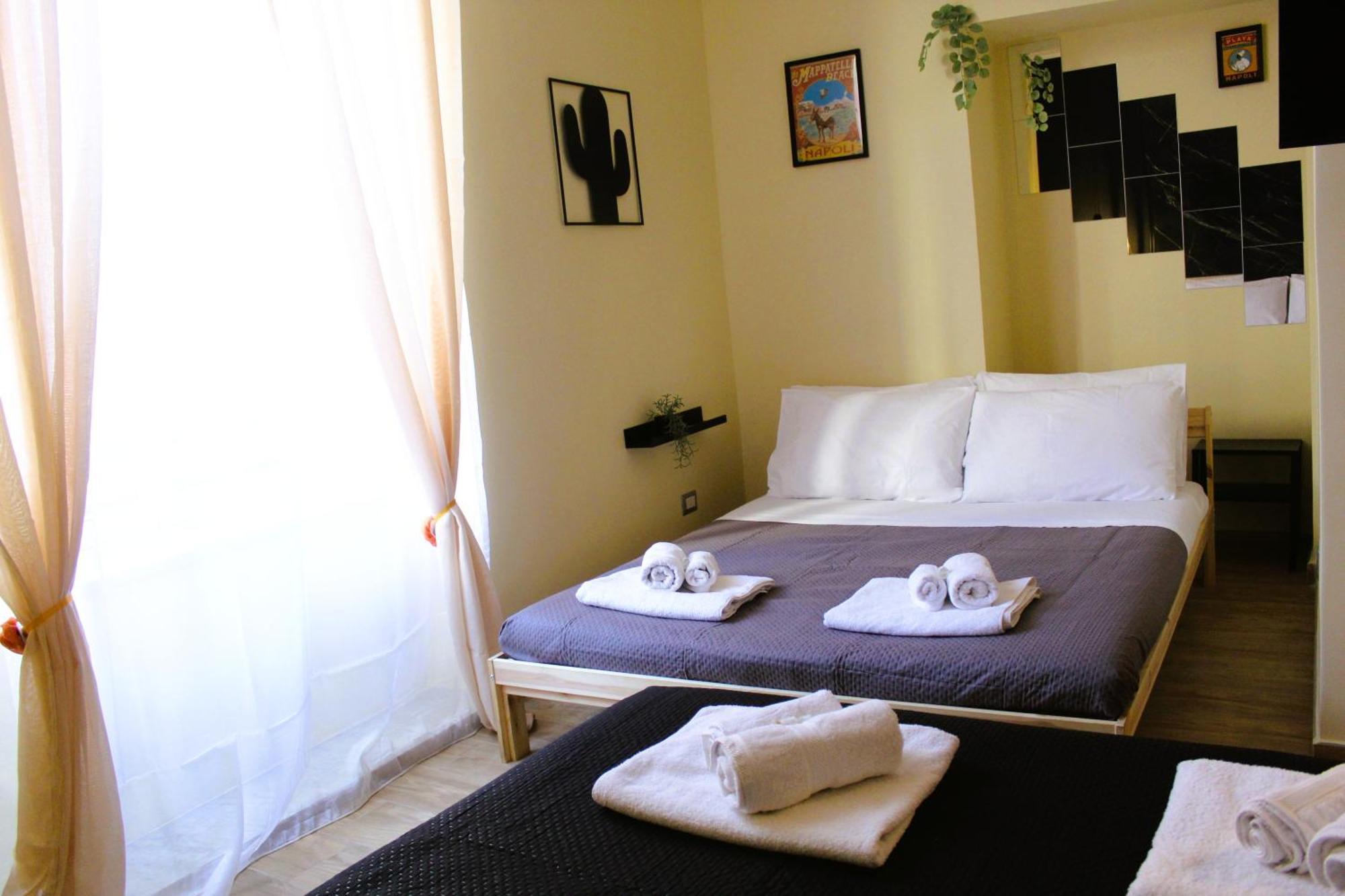 Blackwoody Contemporary Rooms - Napoli Centro Storico Via Toledo Extérieur photo